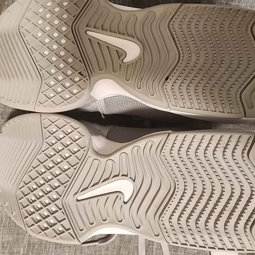 Nike LeBron Witness 8 Basketball Shoes Light Gray and White, Size Men's 9 - Picture 3 of 4